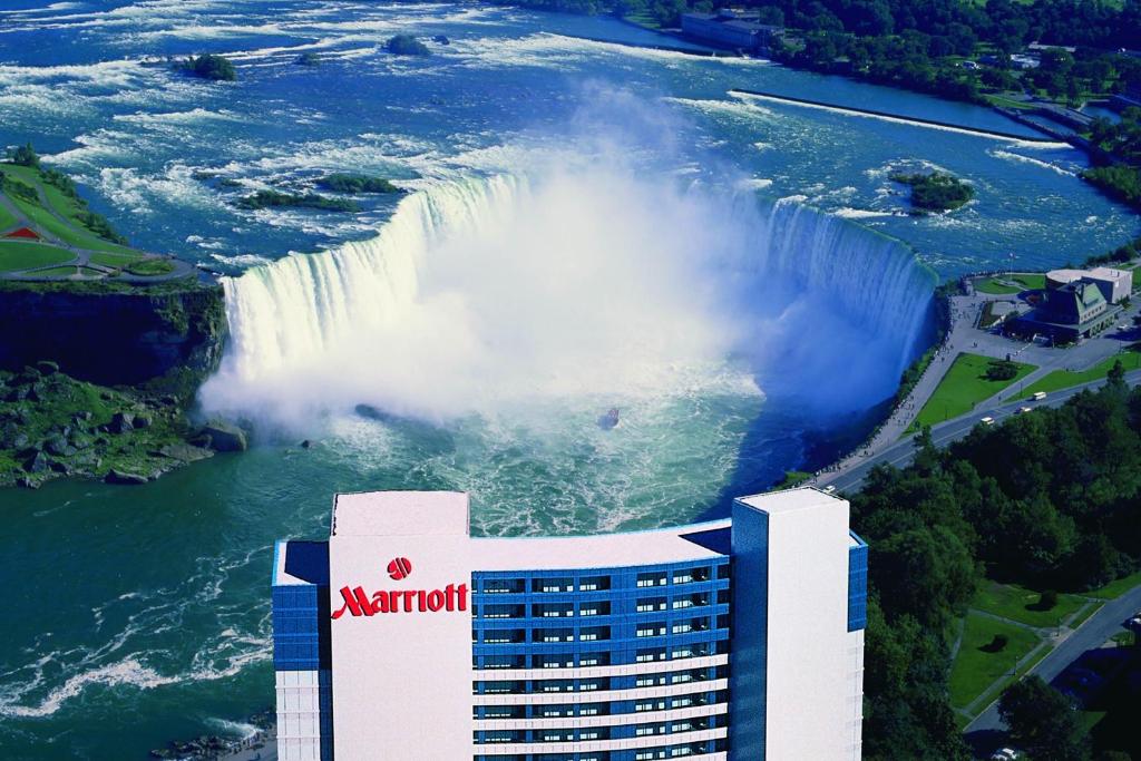 Marriott Marriott Fallsview Hotel & Spa - stay niagara<br />