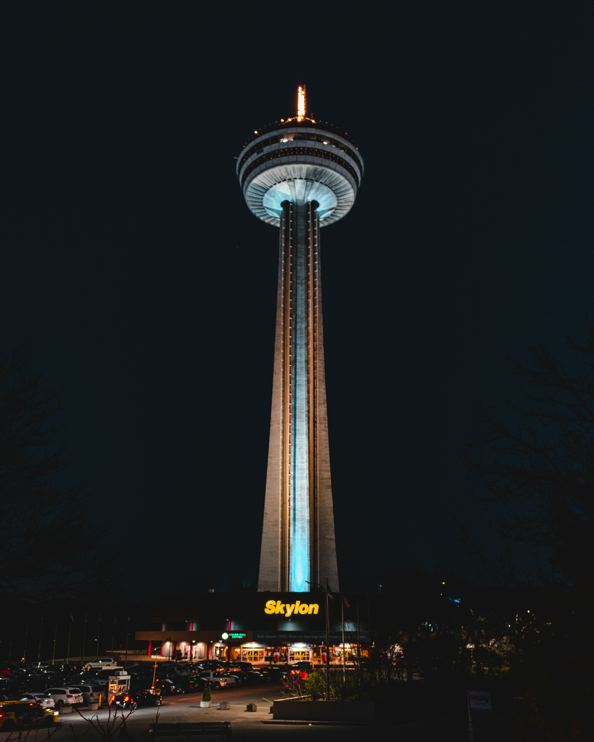 aditya-chinchure-iA-qDS4UQ50-unsplash stay niagara skylon tower