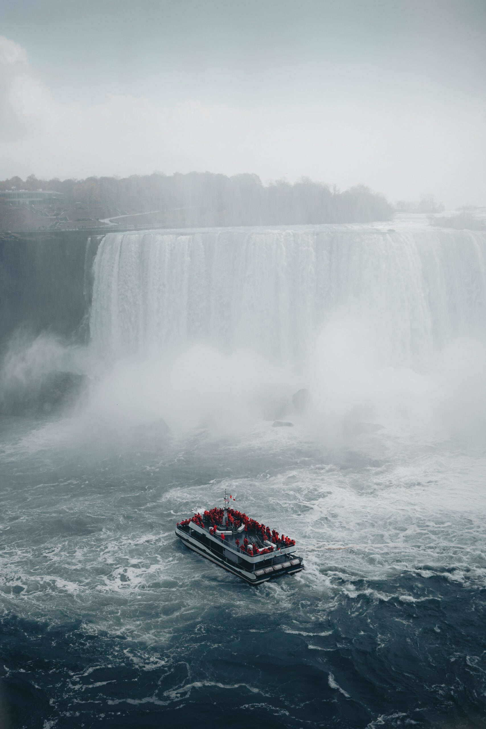 albert-zimtea-LJzKiXuUA-I-unsplash stay niagara